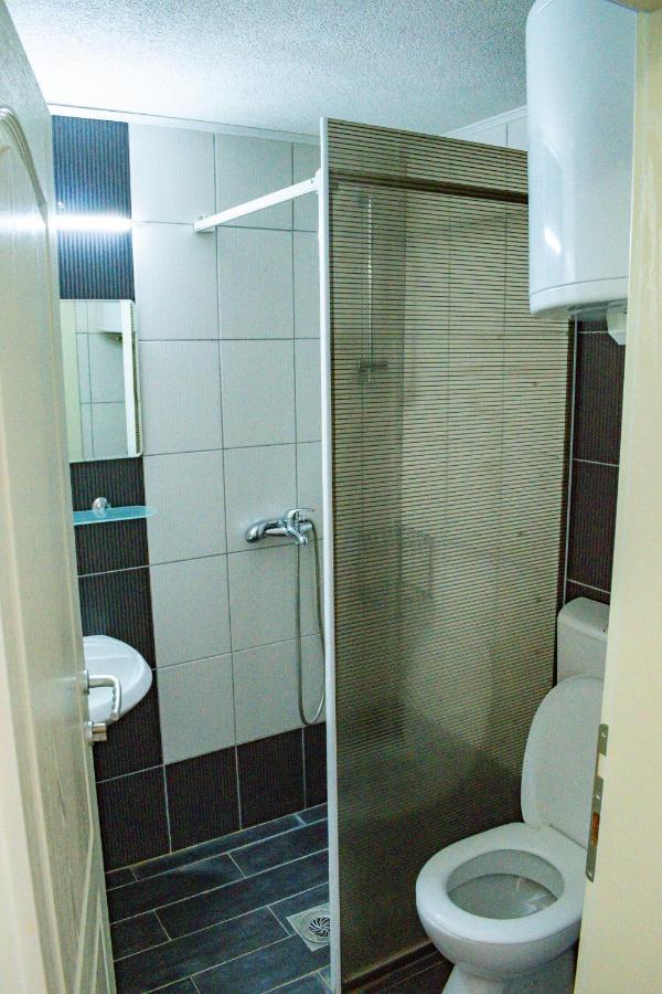 Restaurant & Apartments Lipa Peštani Extérieur photo